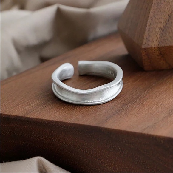 retro Brushed 925 Sterling Silver Band Ring - Picture 3 of 7